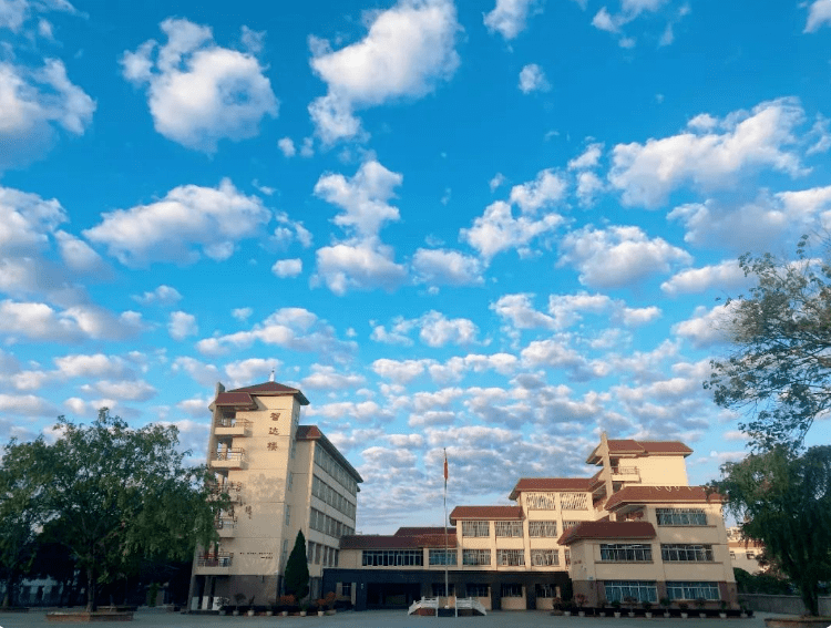 德宏州民族实验中学图片