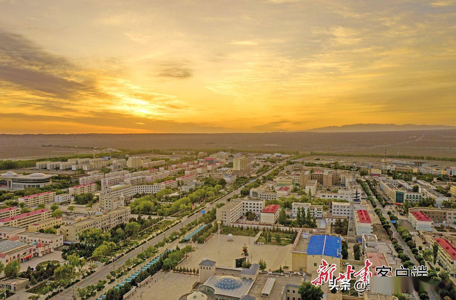 阿克塞县城市风光无限好_高宏善_植绿_建设