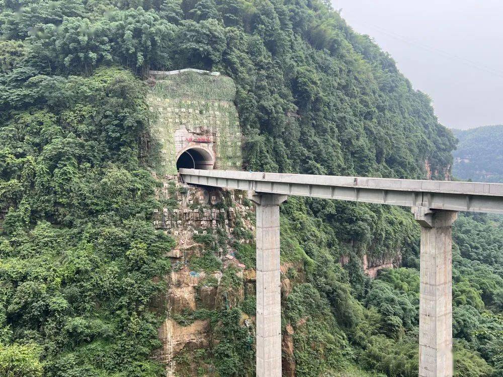 四川交通546国道泸州段改建工程路基全线贯通