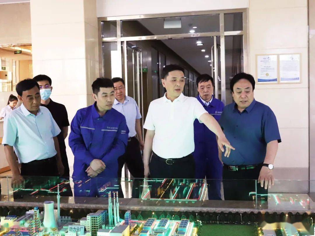 6月14日,河津市委副书记,市长王云深入部分企业,开展助企纾困"六帮一