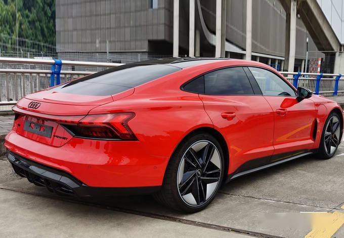 奥迪全新四门轿跑现身浙赛本月底公布售价