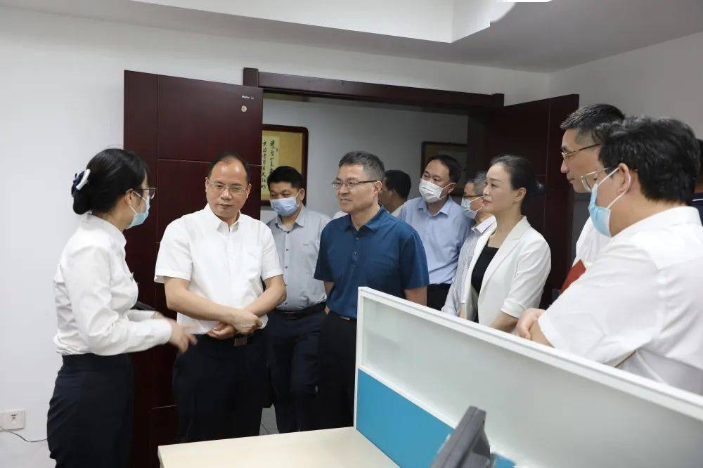 广东省先进的社保服务举措;南昌市社会保险事业服务中心主任张赶围绕