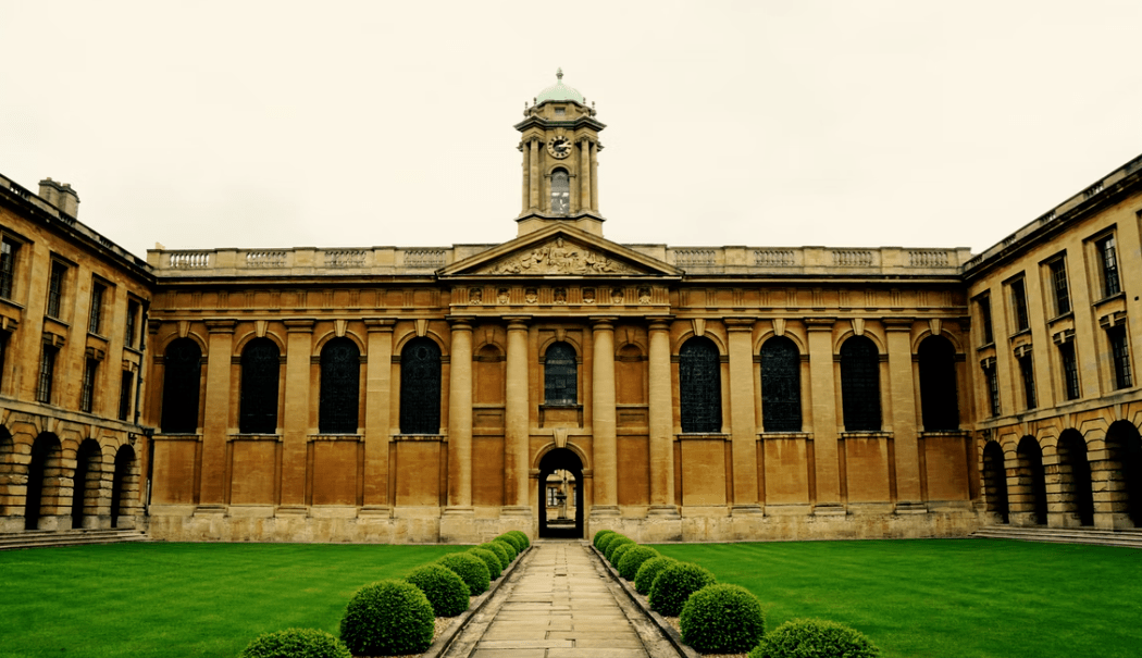 注:证书为参考模板,以实际颁发为准由牛津大学曼斯菲尔德学