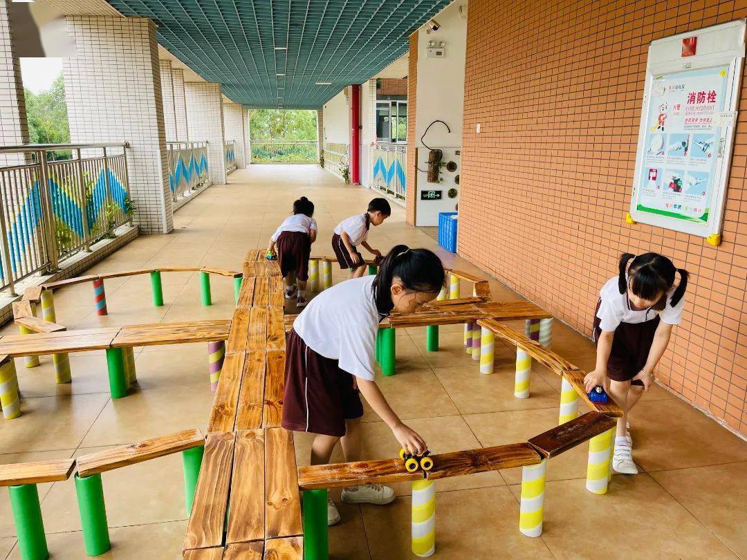 生态园对话真儿童探寻趣学习大一班主题建构游戏蝴蝶立交桥