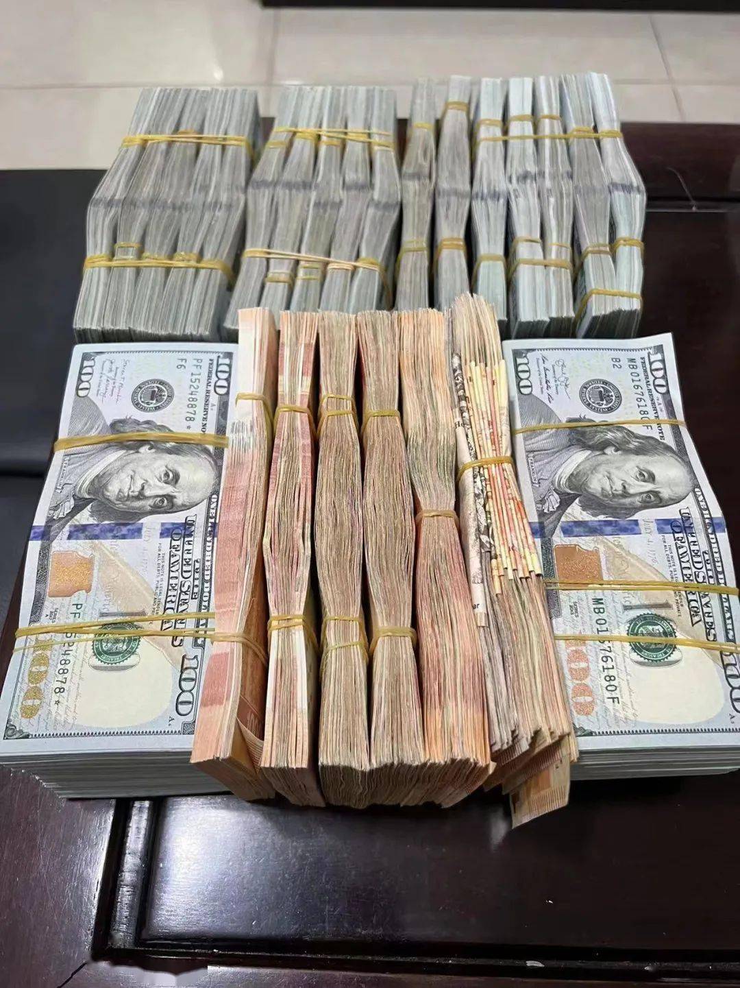 加息惊涛骇浪！香港金管局斥资430亿，八次买入港元！日本国债两度熔断，欧盟紧急协商，风暴来临？_搜狐网