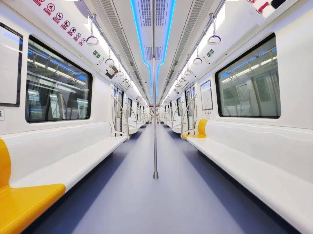 超酷炫还能帮找人少车厢沈阳地铁4号线列车来了
