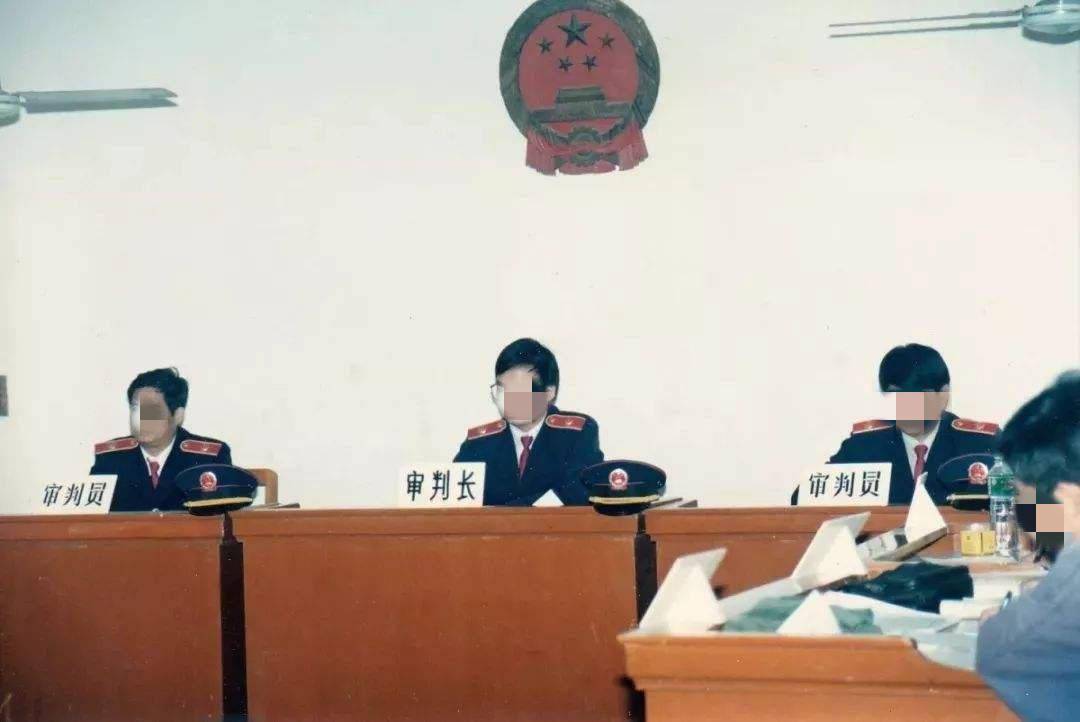 终于,在董淑英的苦苦期盼下,1997年4月,法院对于竹君做出了判决,以"