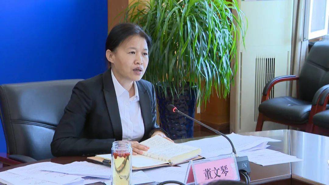 市领导孟利,杨新臣,史春光,伊春森工集团公司总经理杨公伟及市政府