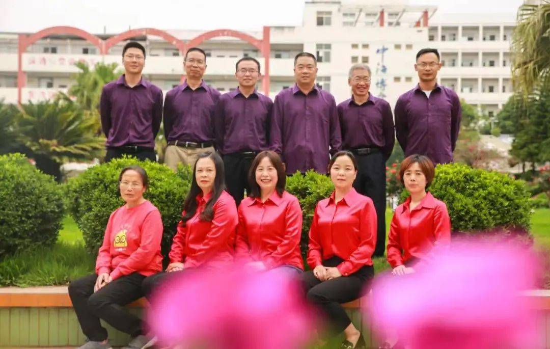 【汉源一中高一师资】争当育人模范 勇为教学专家_雅安市_工作_成绩