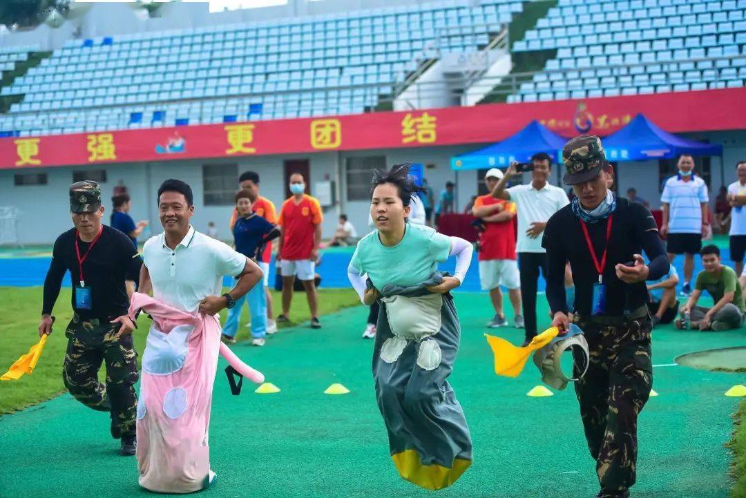 12个比赛项目,障碍接力赛,毛毛虫竞速,趣味汉诺塔,无轨列车,袋鼠运瓜