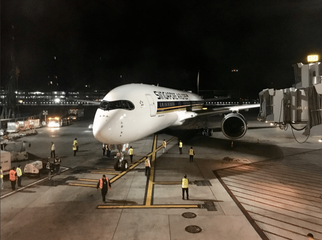 当天晚上11:55分左右,新加坡航空公司的sq37飞机从洛杉矶国际机场起飞