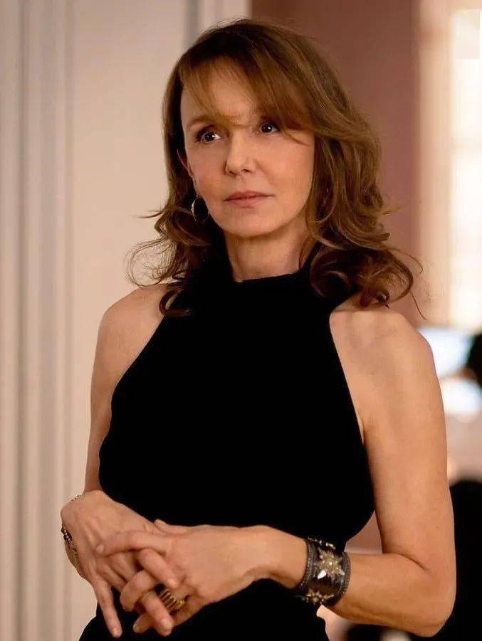 14年后职场女王再现emily带你看时尚职场之中的偏见与脱变