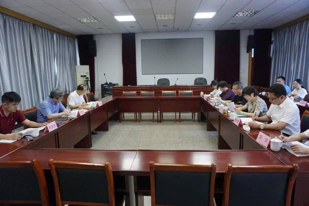 在义乌,吕清民对院(校)贯彻落实省委党校各项工作部