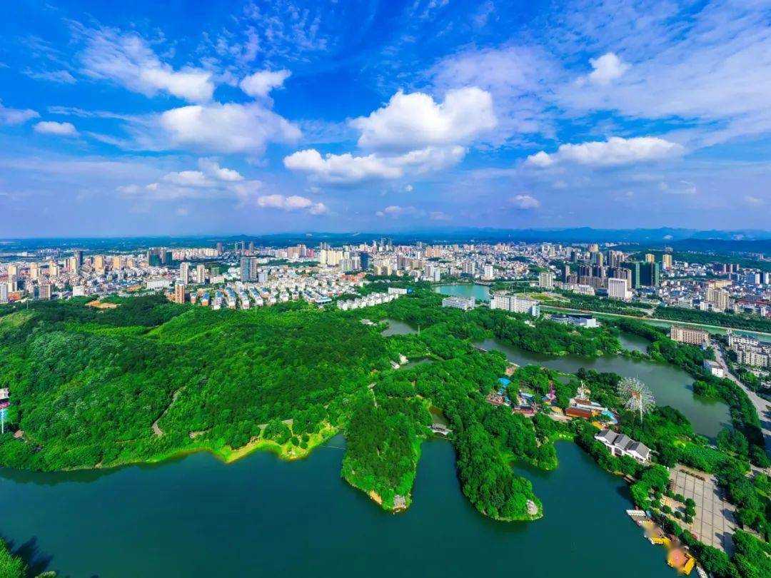 《湖北日报》聚焦咸宁:看,湖北"南大门"是这样的_发展_城市_陈勇