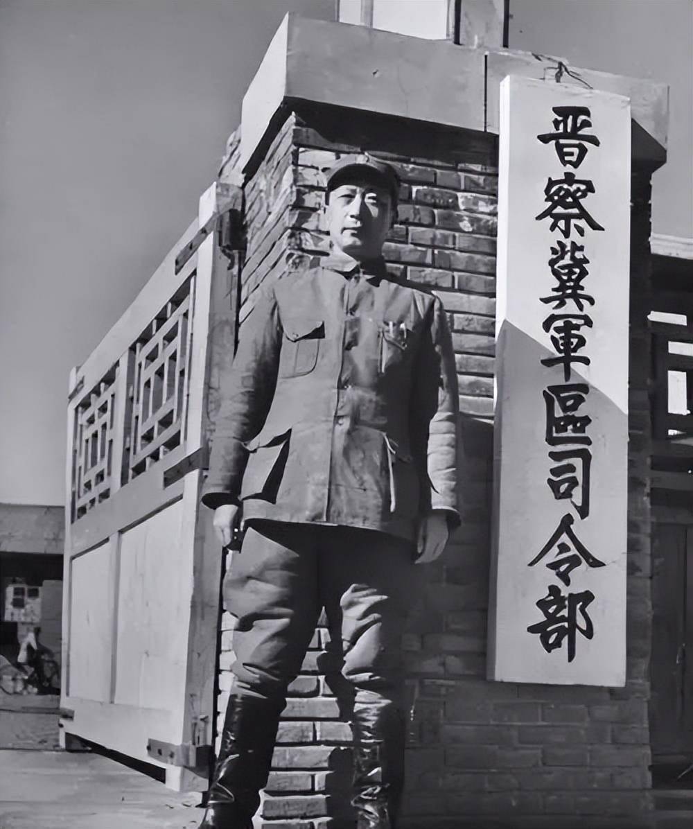 1937年底,楊成武在115師副師長聶榮臻率領下進入晉察冀三省交界處,在