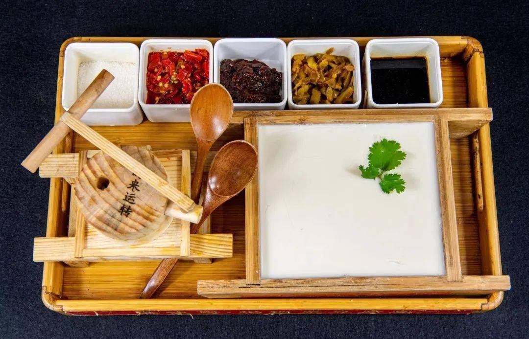 美食带你游安徽丨刘安点丹千年豆腐的一味传奇