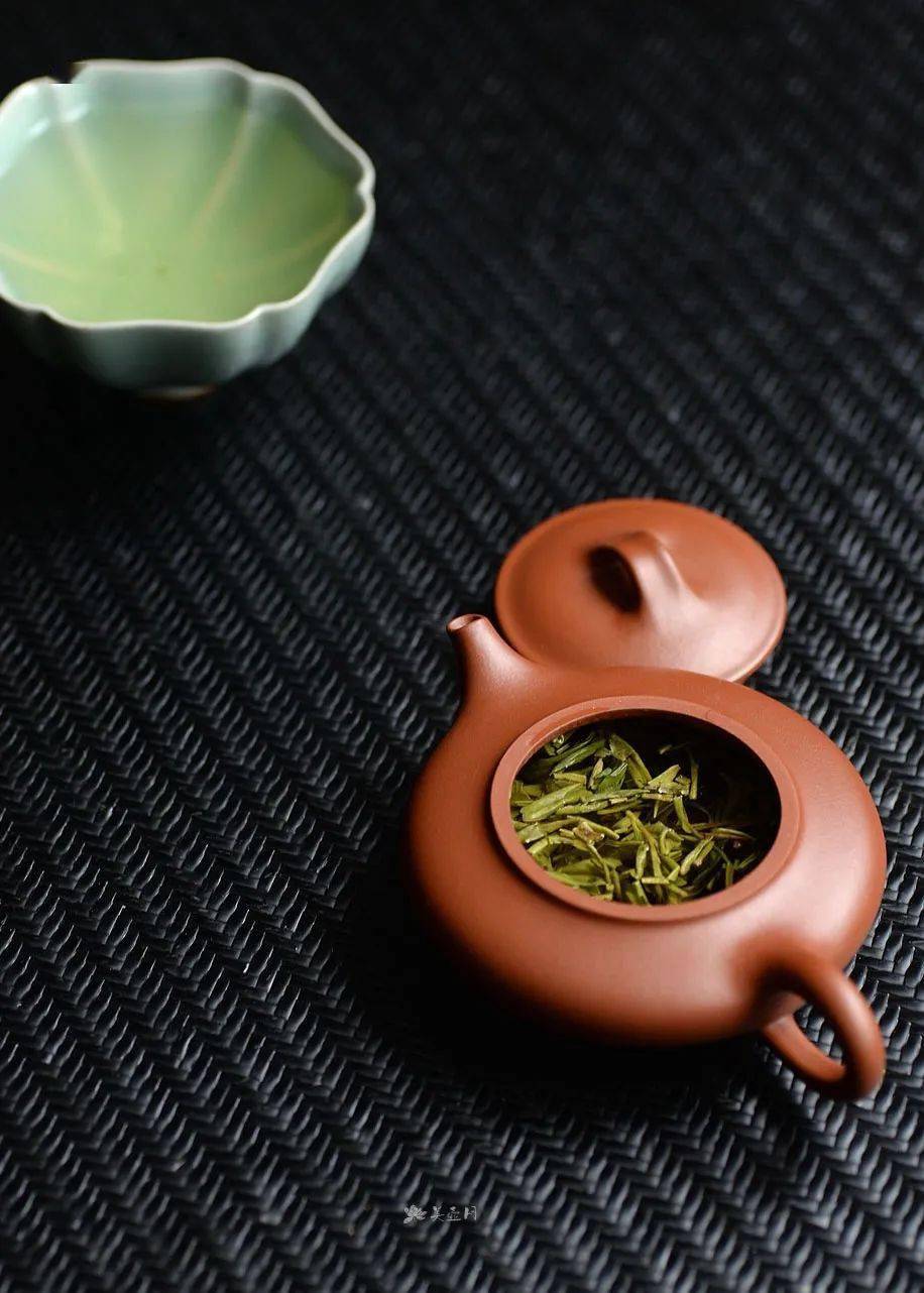 紫砂壶不宜泡绿茶这是真的吗
