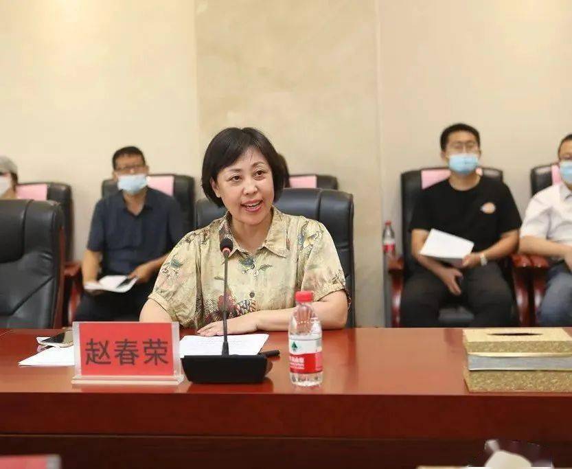 沧州高新区管委会副主任赵春荣主持仪式合作签约在热烈掌声中,签约