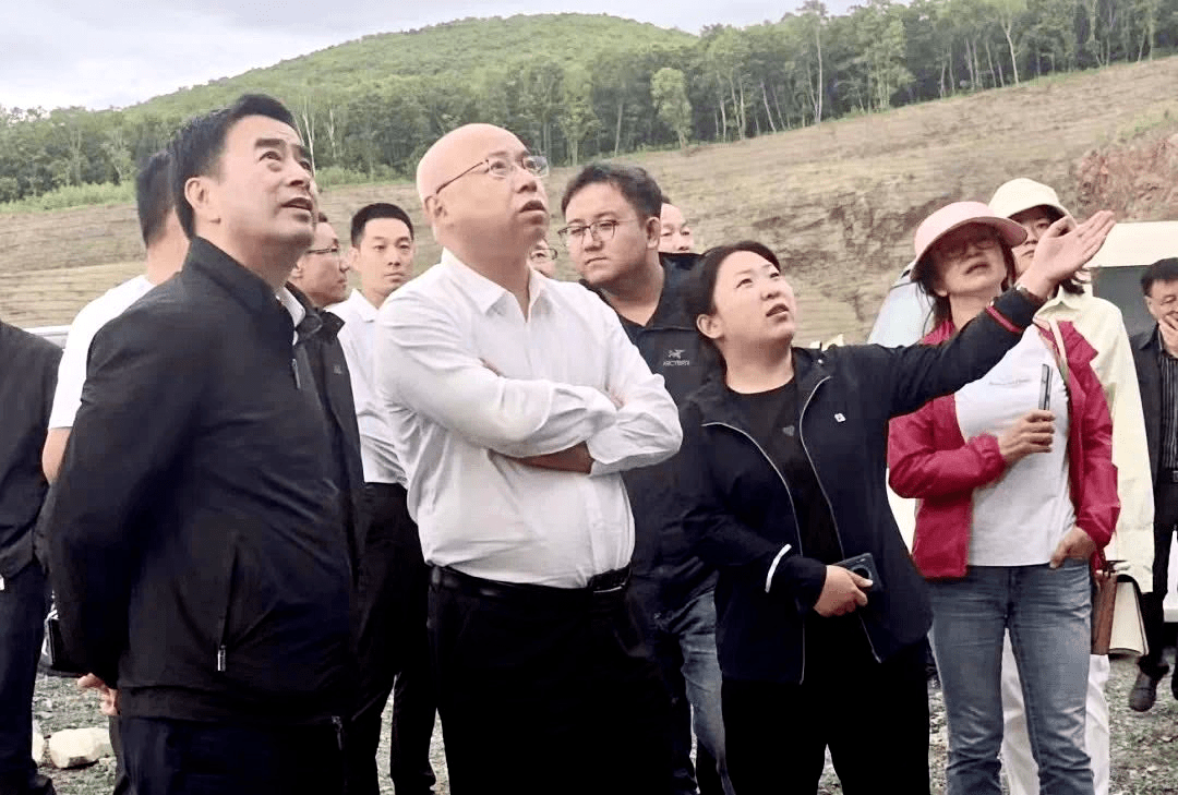 新华社黑龙江分社社长分党组书记刘伟来我县调研指导工作