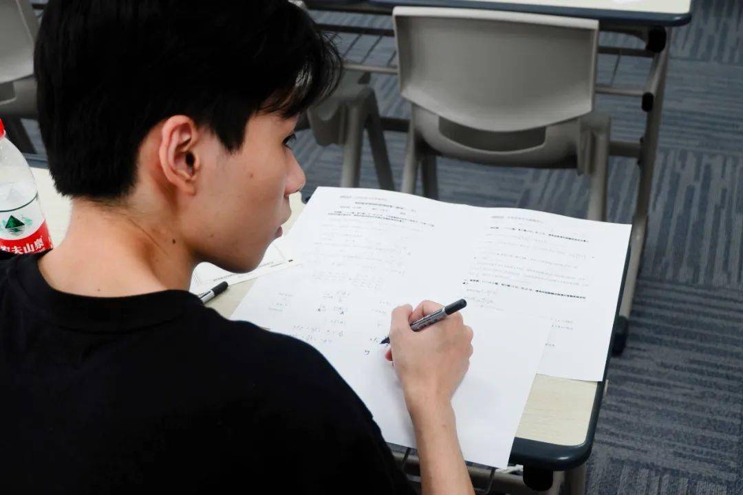 考研氛围组上线带你深度体验新东方模考