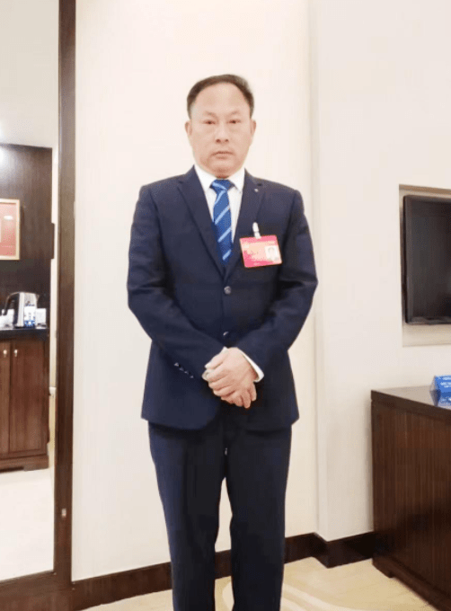 "6月20日,省党代表,十堰市郧阳区柳陂镇沙洲村党总支书记郝善国在接受