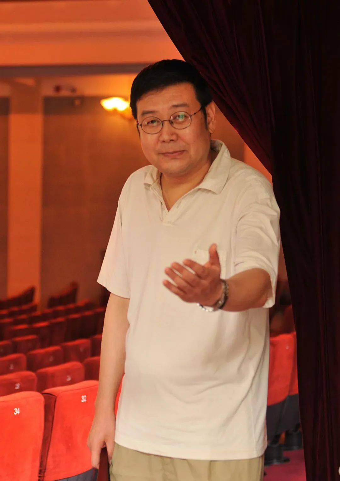 人艺院长任鸣去世:一生只做戏剧的仆人