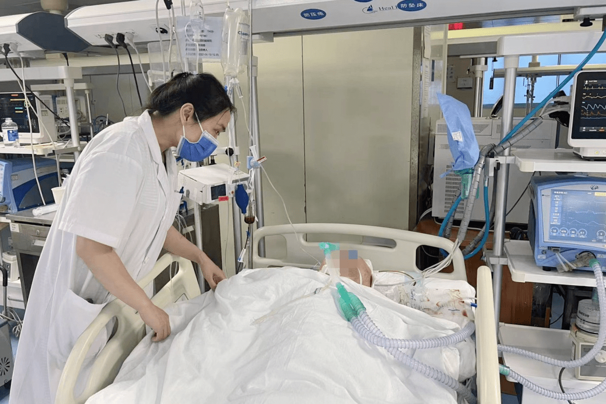 有惊无险重症医学科紧急救治急性肝衰竭患者转危为安