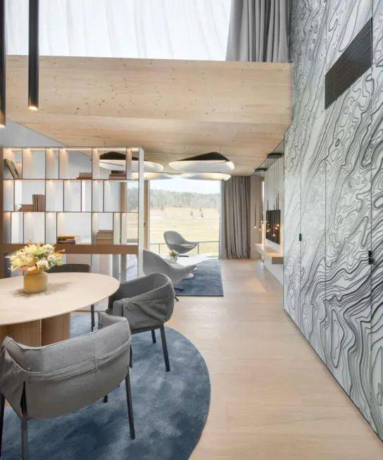 ��������ʿ���Ƶ꣬����BIG����ƣ��ݻ��Ƶ��һ������