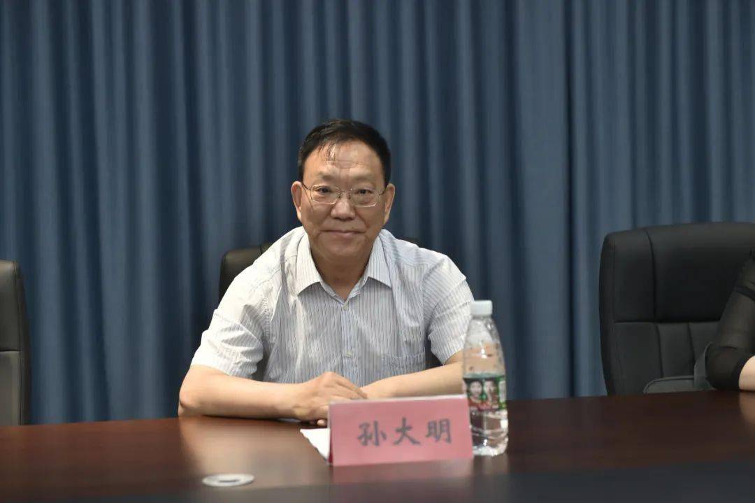 青山同风雨明月照两心实高举行九三61助梦奖学金签约仪式