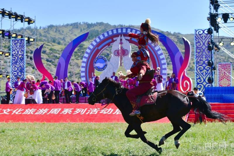 新疆喀纳斯文化旅游周活动开幕