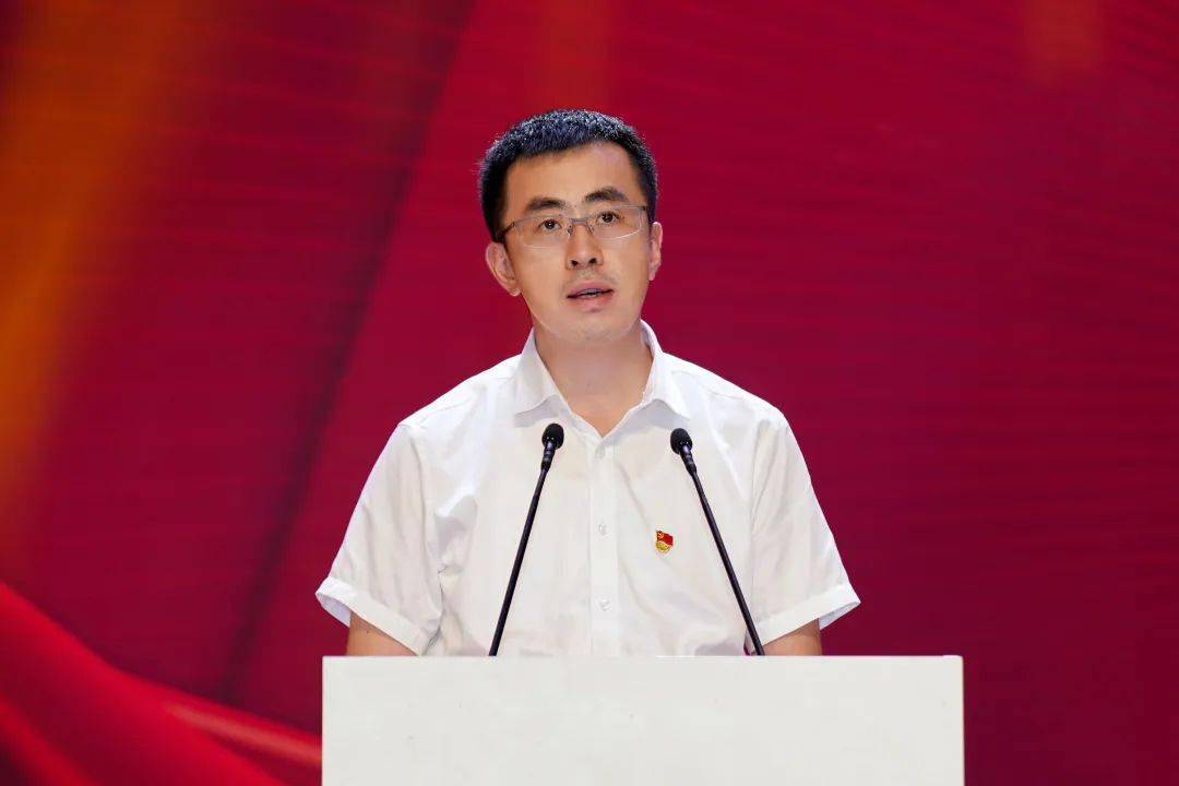 于会游指出,30年前,在改革开放的滚滚大潮中,桐乡经济开发区正式成立