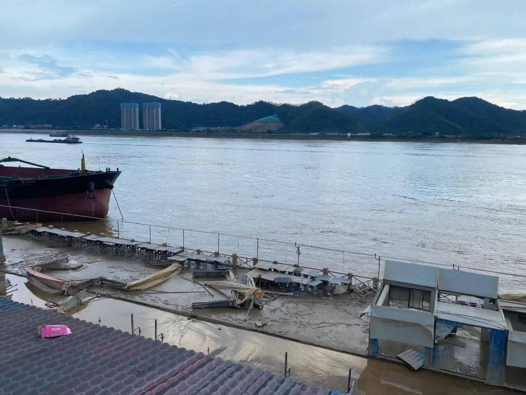 梧州老码头终于退水了注意广西仍处于主汛期预计还有多轮强降雨5至6个