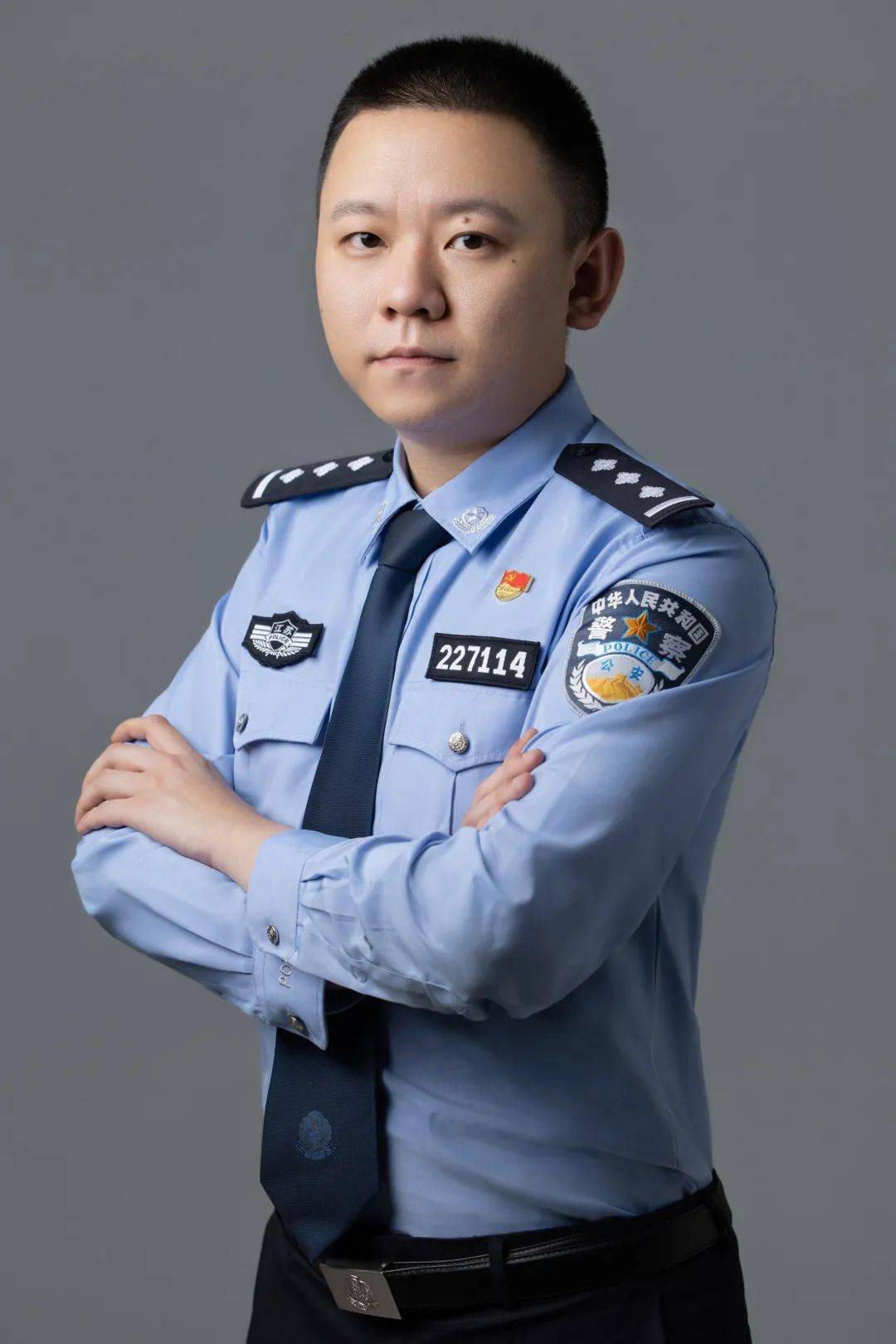 公安警察衣服图片图片