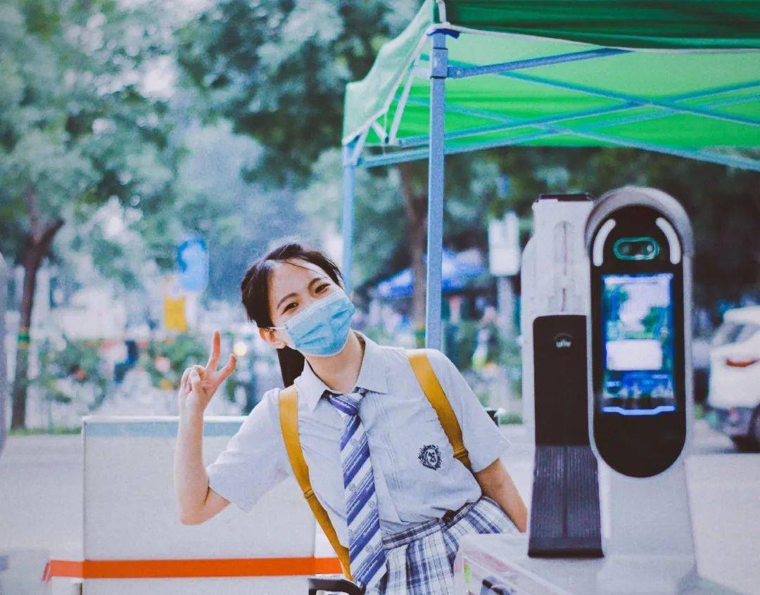 优秀毕业生采访林彤向阳而生逐光而行