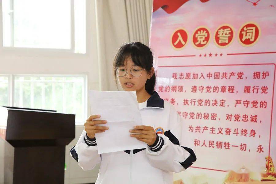 致公党大理州委会到云龙二中开展致公爱行图书捐赠活动暨致公书屋挂牌