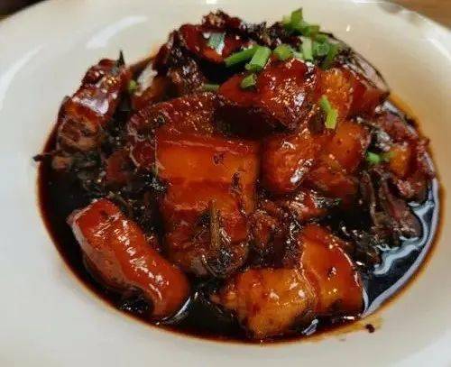 青菜豆腐湯雞汁海帶結:海帶結55克大白菜小炒:大白菜75克,胡蘿蔔10克