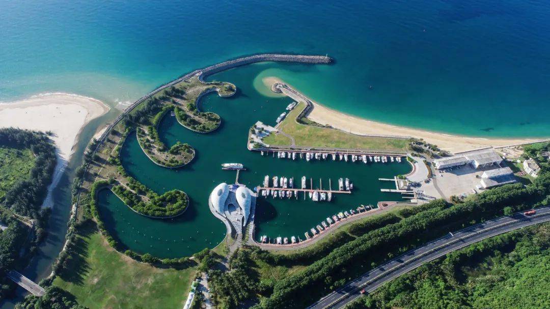 出处万宁发布厅6月28日上午,国家潜水南方训练基地揭牌仪式暨加井岛