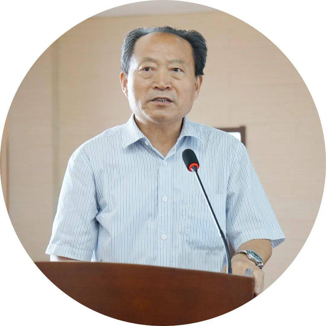 活动现场,蒋垛中学孟咸源校长介绍学校的办学情况;省关工委基金会