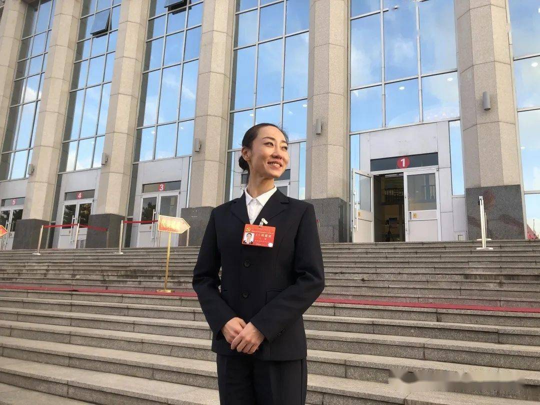 王蕾：严格遵守会议纪律 牢记党代会承载的使命_内蒙古自治区_苏尼特右旗_中国共产党