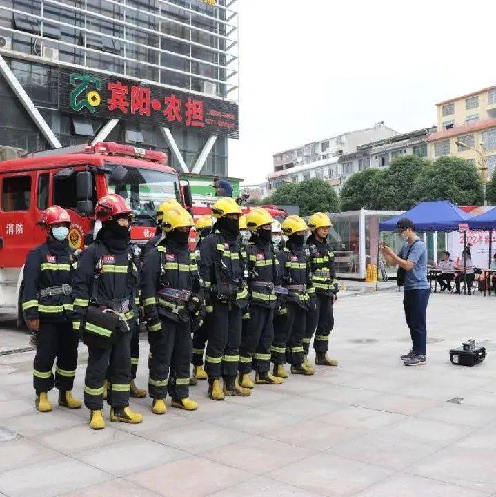 以练为战！大型商业综合体消防安全疏散演练来袭宾阳救援进行 
