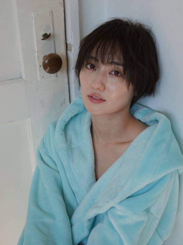 长发美女&短发正妹!奥山かずさ:被封最漂亮的身材