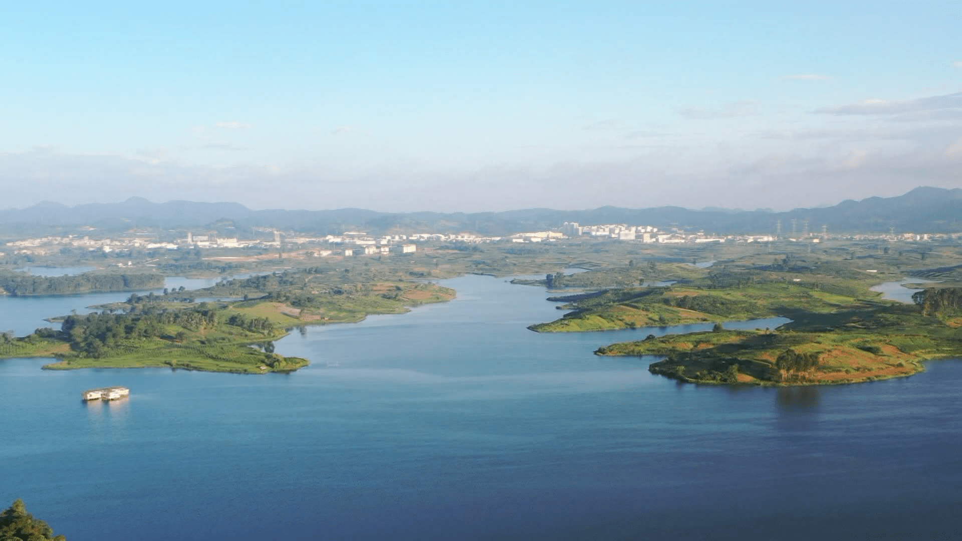 砚山听湖水库风景区图片