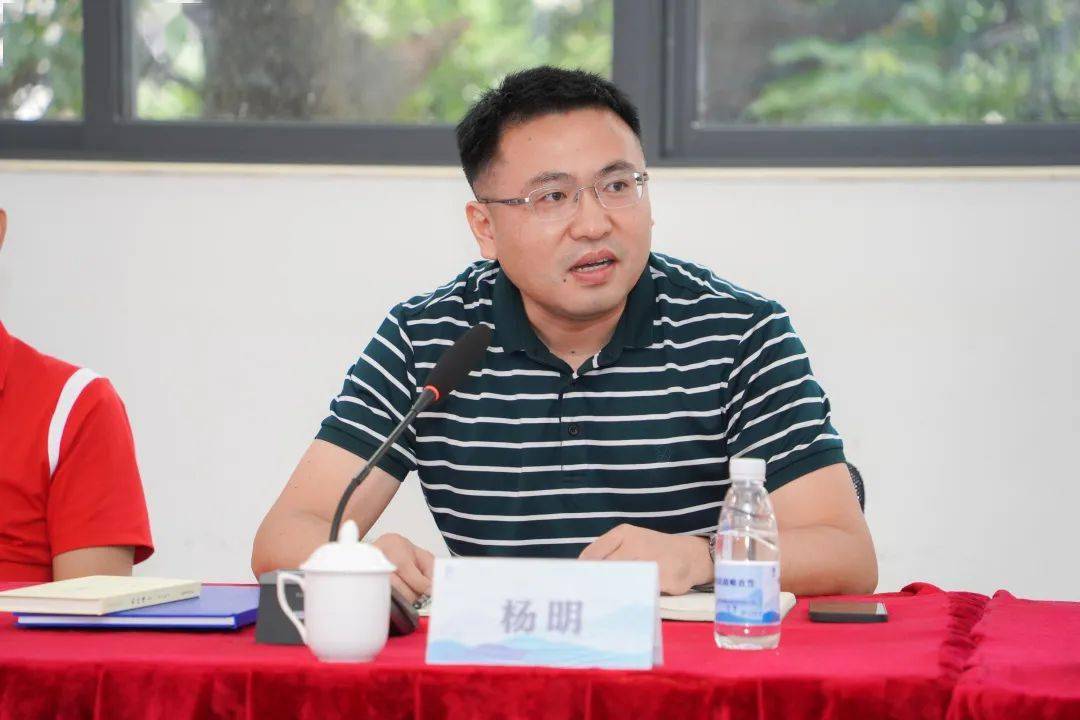 建设战略合作签约仪式,背后是里水春潮涌动的发展态势,是里水镇党委