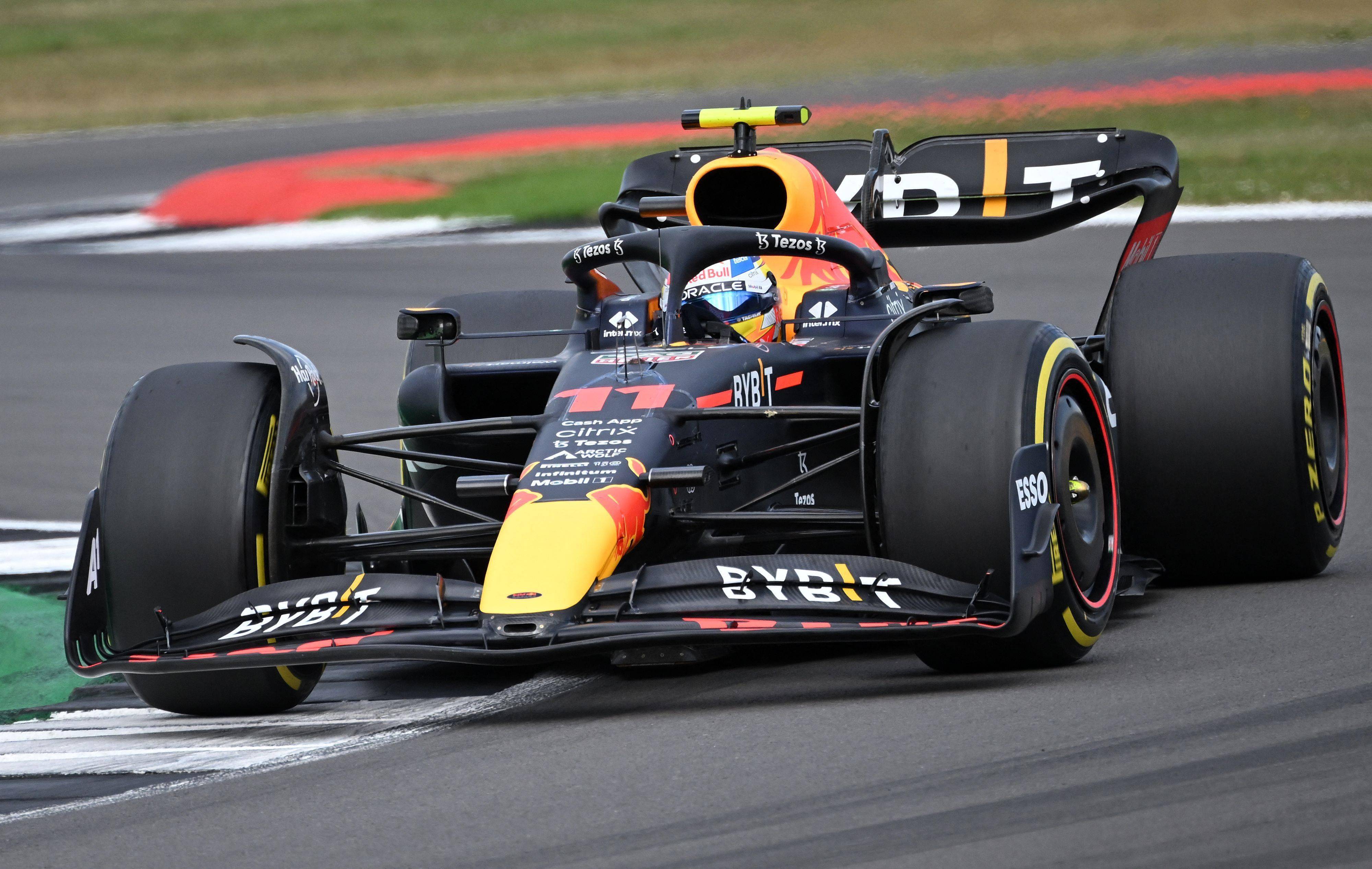 赛车——f1英国大奖赛:塞恩斯夺得生涯首冠_f1英国站周冠宇被撞翻车