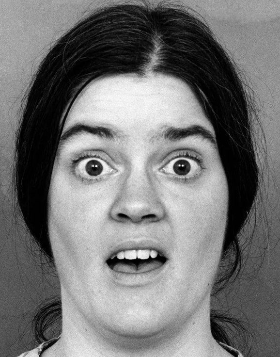 仅仅因为脸上的表情能够显露情绪并不能说明看到这个表情的人能正确地