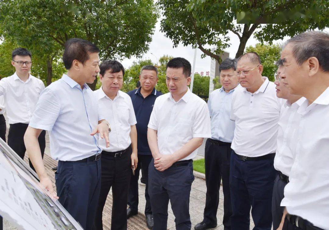 抚州高新区职工之家充电站实地察看,现场了解充电桩充电方式,费用和
