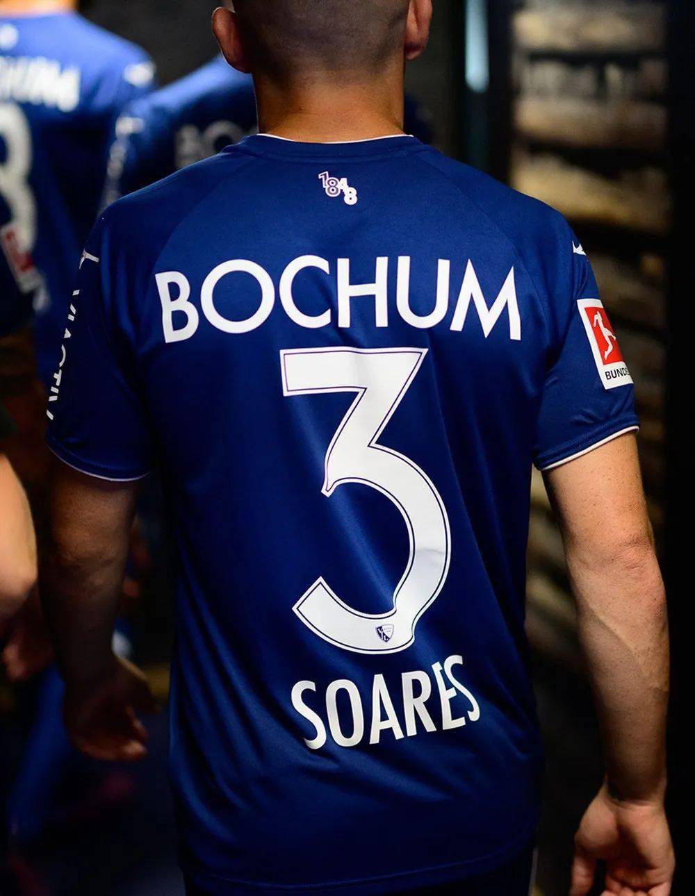 美津浓发布波鸿202223赛季主客场球衣