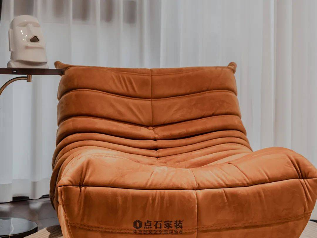 现代轻奢工业风打破常规俯视格局