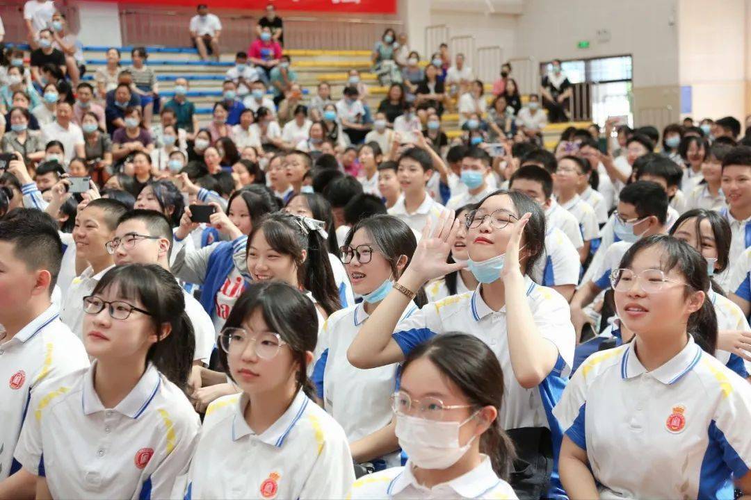 梦起中和青春永熠成都市中和中学初2019级毕业典礼侧记