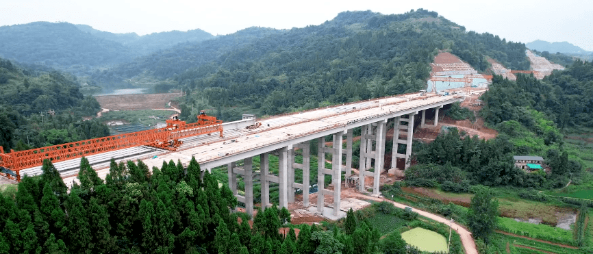 銅安高速4項目建成後,將串聯起成渝高速,成渝擴能高速,渝蓉高速,渝遂